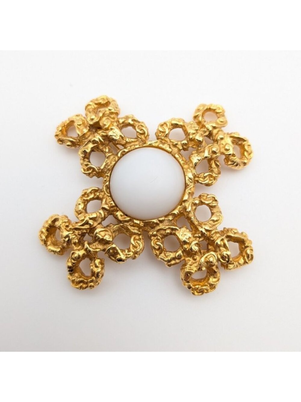 Chanel Brooch Clover Faux Pearl Lava Gold 93A Vintage